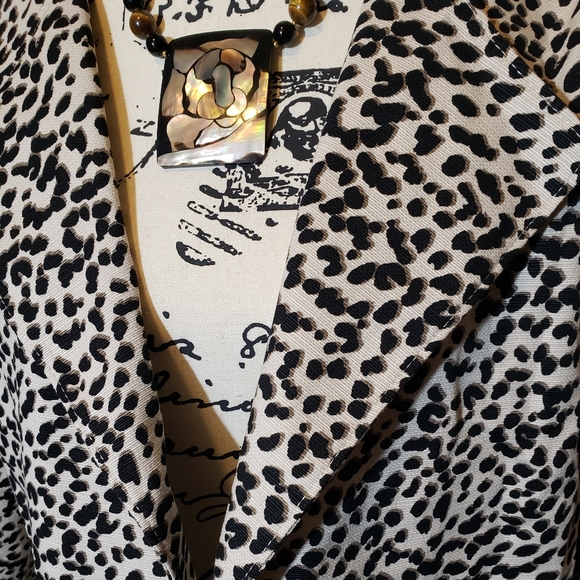 NEW H&M Animal Print Jacket size 12 - Picture 4 of 6